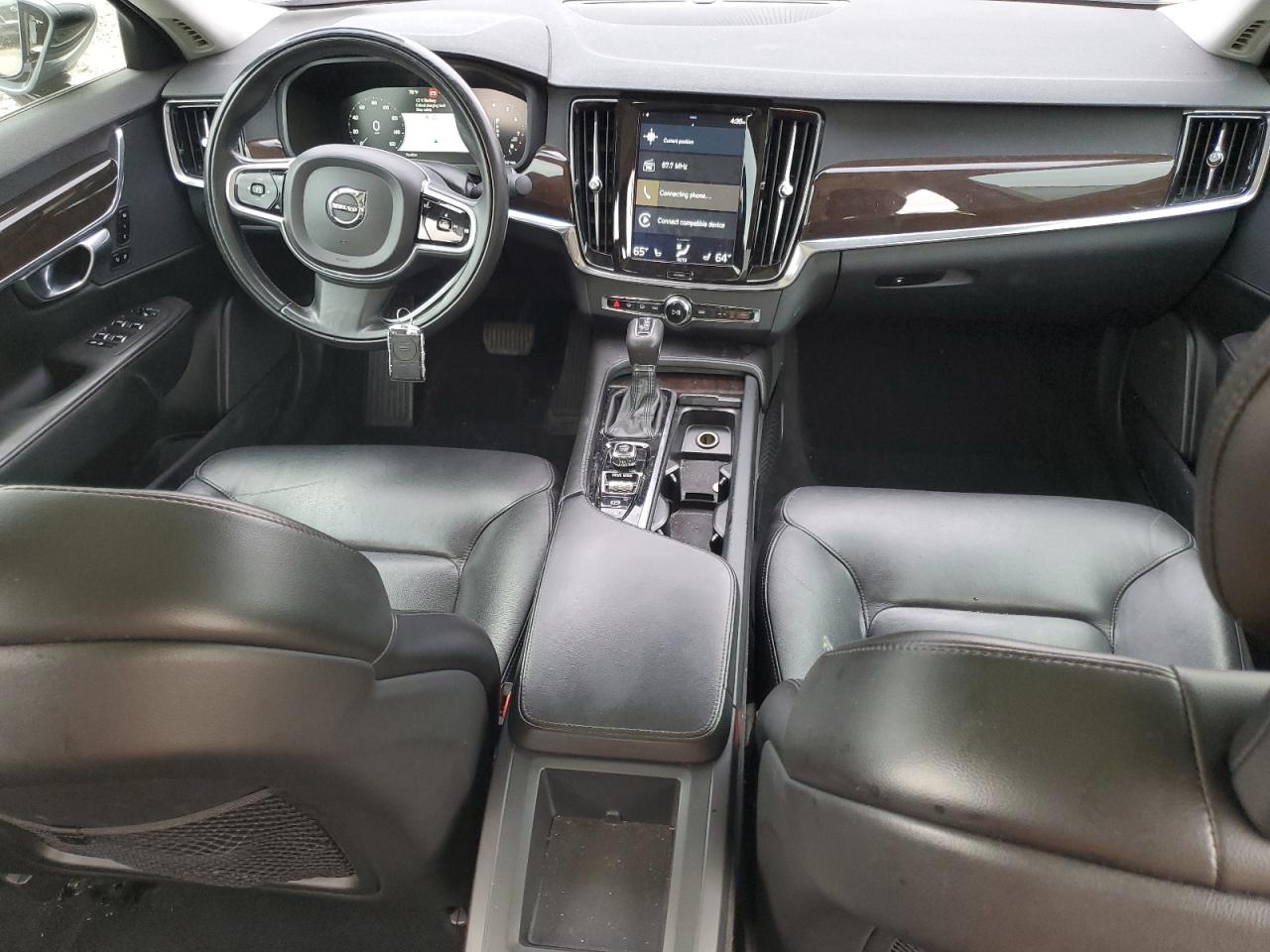 2019 Volvo S90 T5 Momentum VIN: LVY102AK6KP083744 Lot: 82063065