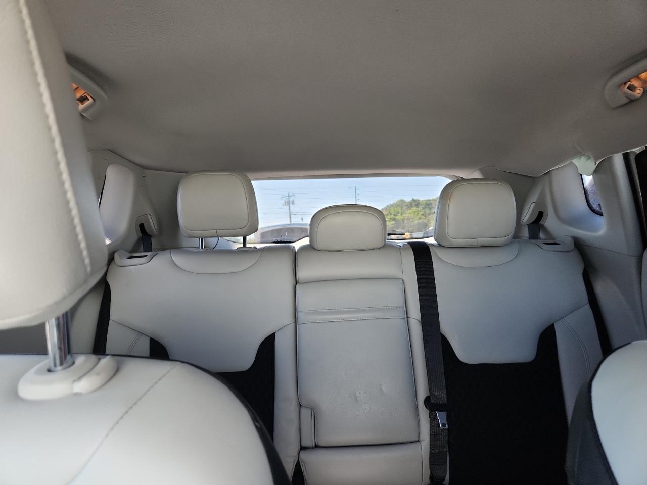 2018 Jeep Compass Latitude VIN: 3C4NJDBB8JT175352 Lot: 71740325