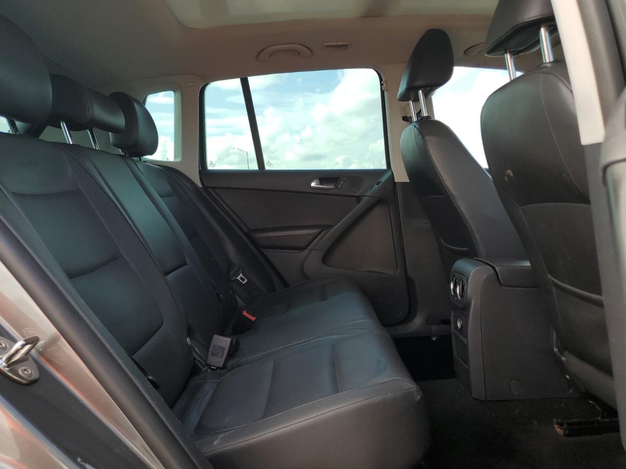 2012 Volkswagen Tiguan S VIN: WVGAV7AX4CW000140 Lot: 80901355