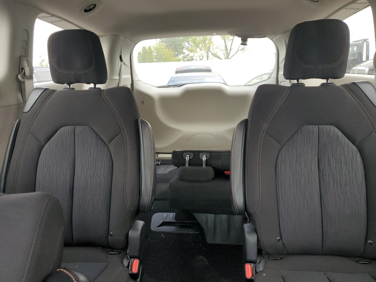 2020 Chrysler Pacifica Touring VIN: 2C4RC1FG4LR158893 Lot: 81643275