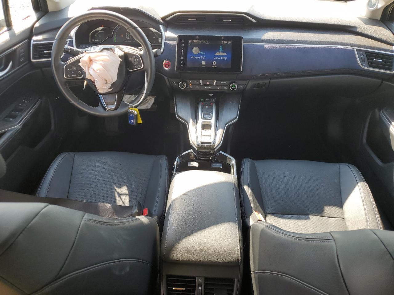 2018 Honda Clarity Touring VIN: JHMZC5F33JC008167 Lot: 81676605