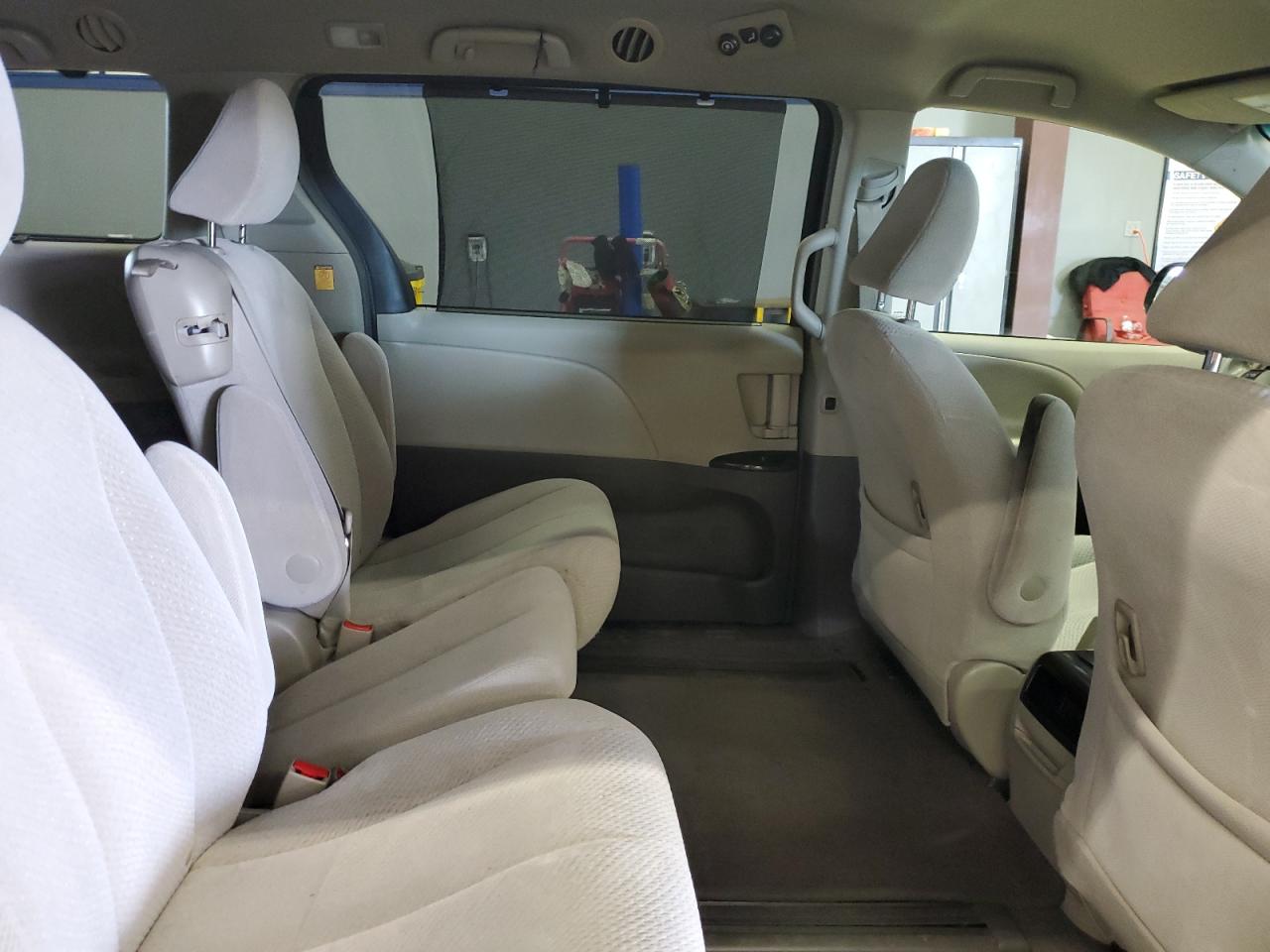 2012 Toyota Sienna Le VIN: 5TDKK3DCXCS264952 Lot: 80400555