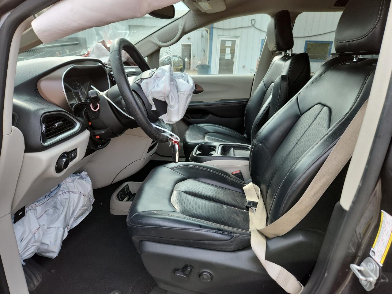 2020 Chrysler Voyager Lxi VIN: 2C4RC1DG0LR195779 Lot: 71714295