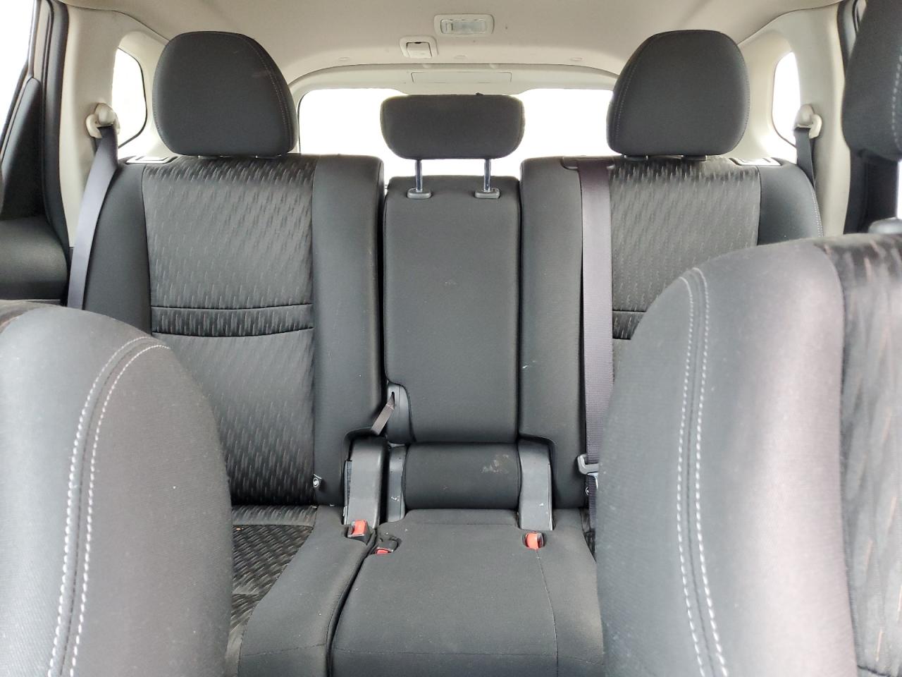 2017 Nissan Rogue S VIN: KNMAT2MV5HP556854 Lot: 83853495