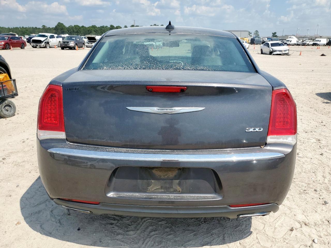 2015 Chrysler 300 Limited VIN: 2C3CCAAGXFH931670 Lot: 80387065