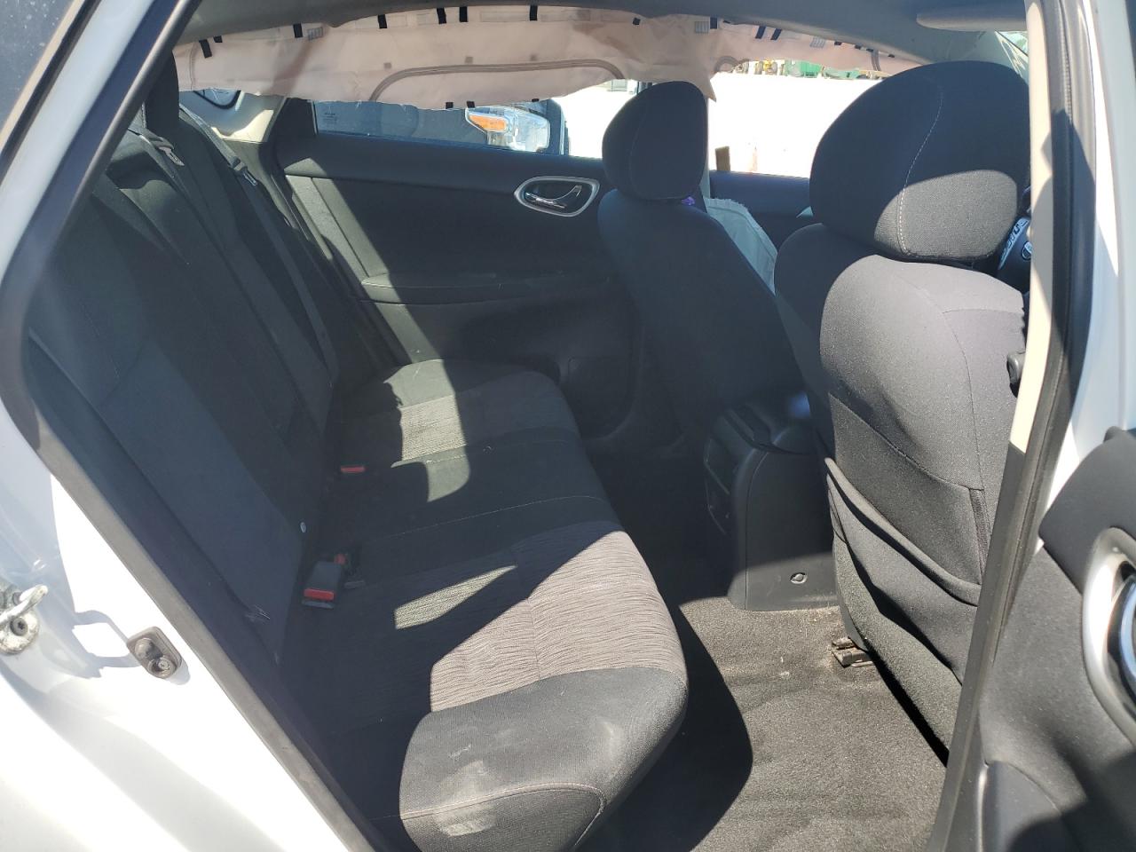 2015 Nissan Sentra S VIN: 3N1AB7AP9FL689683 Lot: 83934005