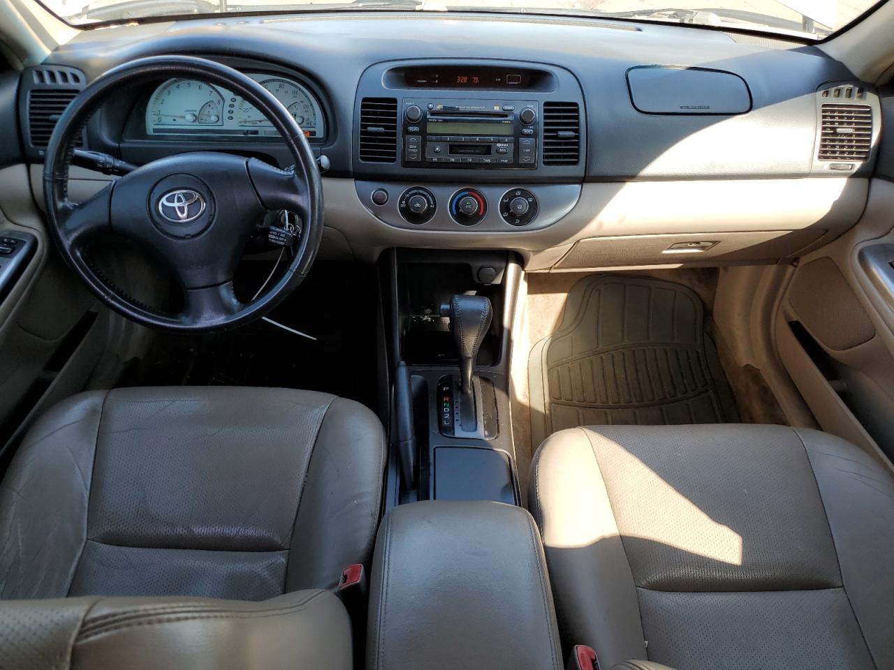 2004 Toyota Camry Le VIN: 4T1BE32K34U856025 Lot: 81464725