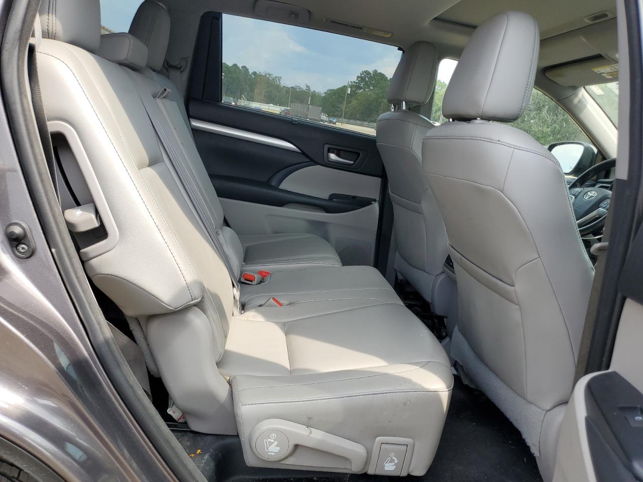 2015 Toyota Highlander Xle VIN: 5TDKKRFH7FS105614 Lot: 71732065