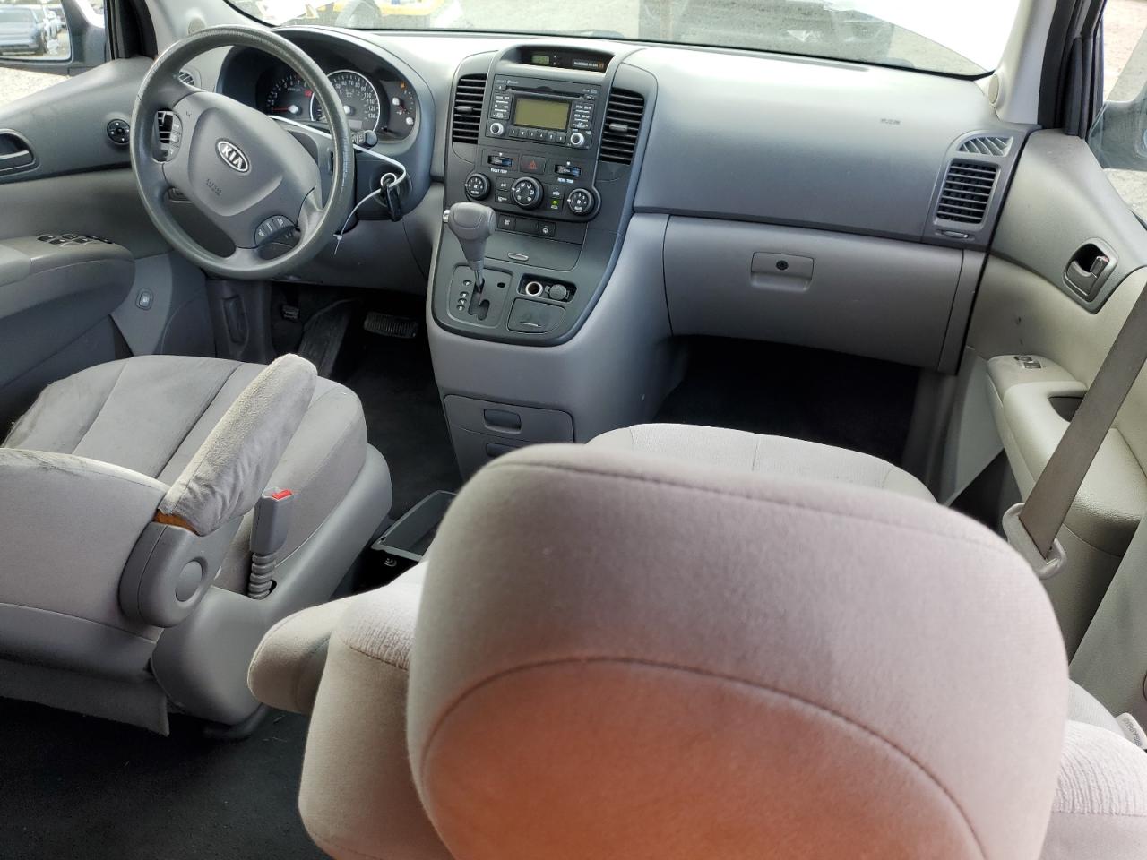 2011 Kia Sedona Lx VIN: KNDMG4C72B6377359 Lot: 82150795