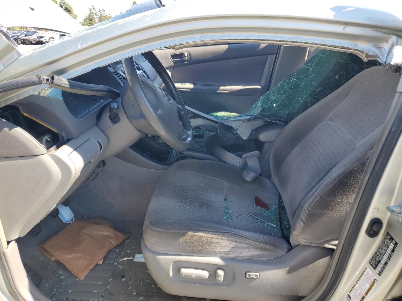 2004 Toyota Camry Le VIN: JTDBE32K440250258 Lot: 81090645