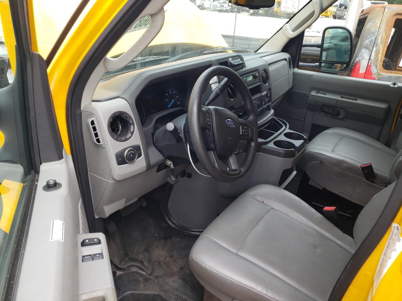 2023 Ford Econoline - Box Truck VIN: 1FDWE3FNXPDD00126 Lot: 86586885