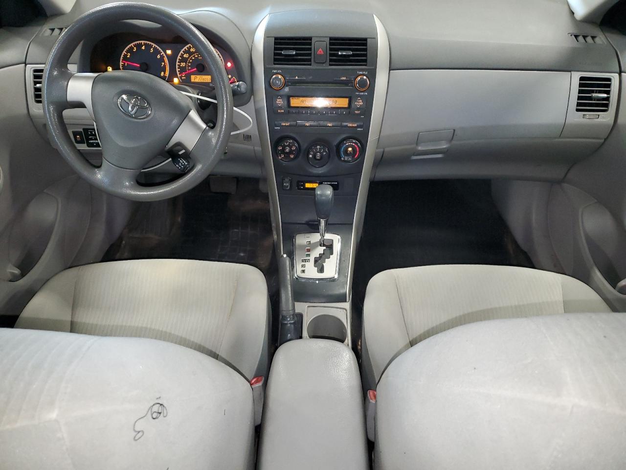 2010 Toyota Corolla Base VIN: 2T1BU4EE4AC502820 Lot: 84185215