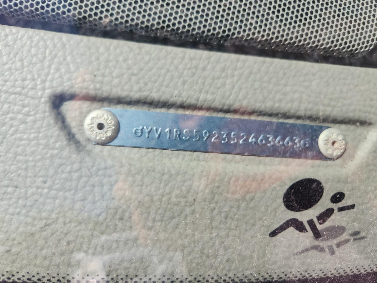 2005 Volvo S60 2.5T VIN: YV1RS592352463663 Lot: 81456755