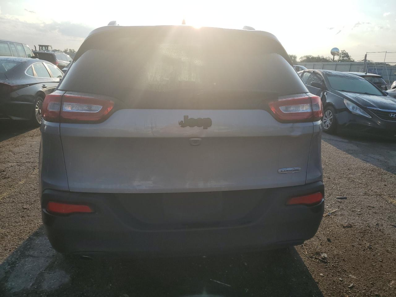 2014 Jeep Cherokee Latitude VIN: 1C4PJLCB1EW241810 Lot: 71915265