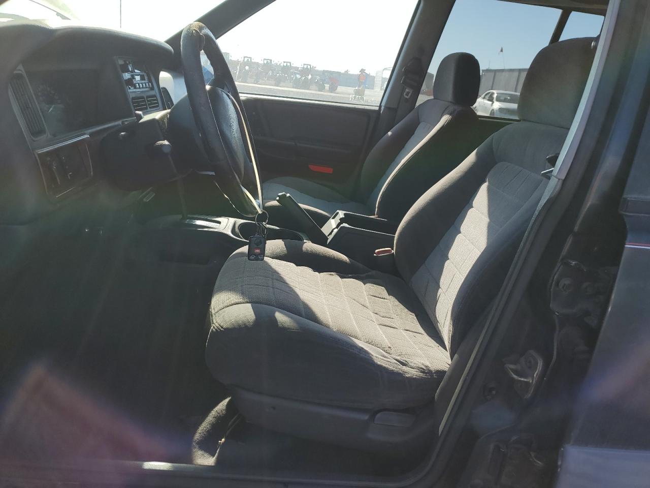 1998 Jeep Grand Cherokee Laredo VIN: 1J4FX58S6WC294787 Lot: 71563695