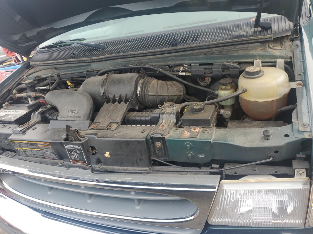 2000 Ford Econoline E150 Wagon VIN: 1FMRE11L3YHB60731 Lot: 84413255