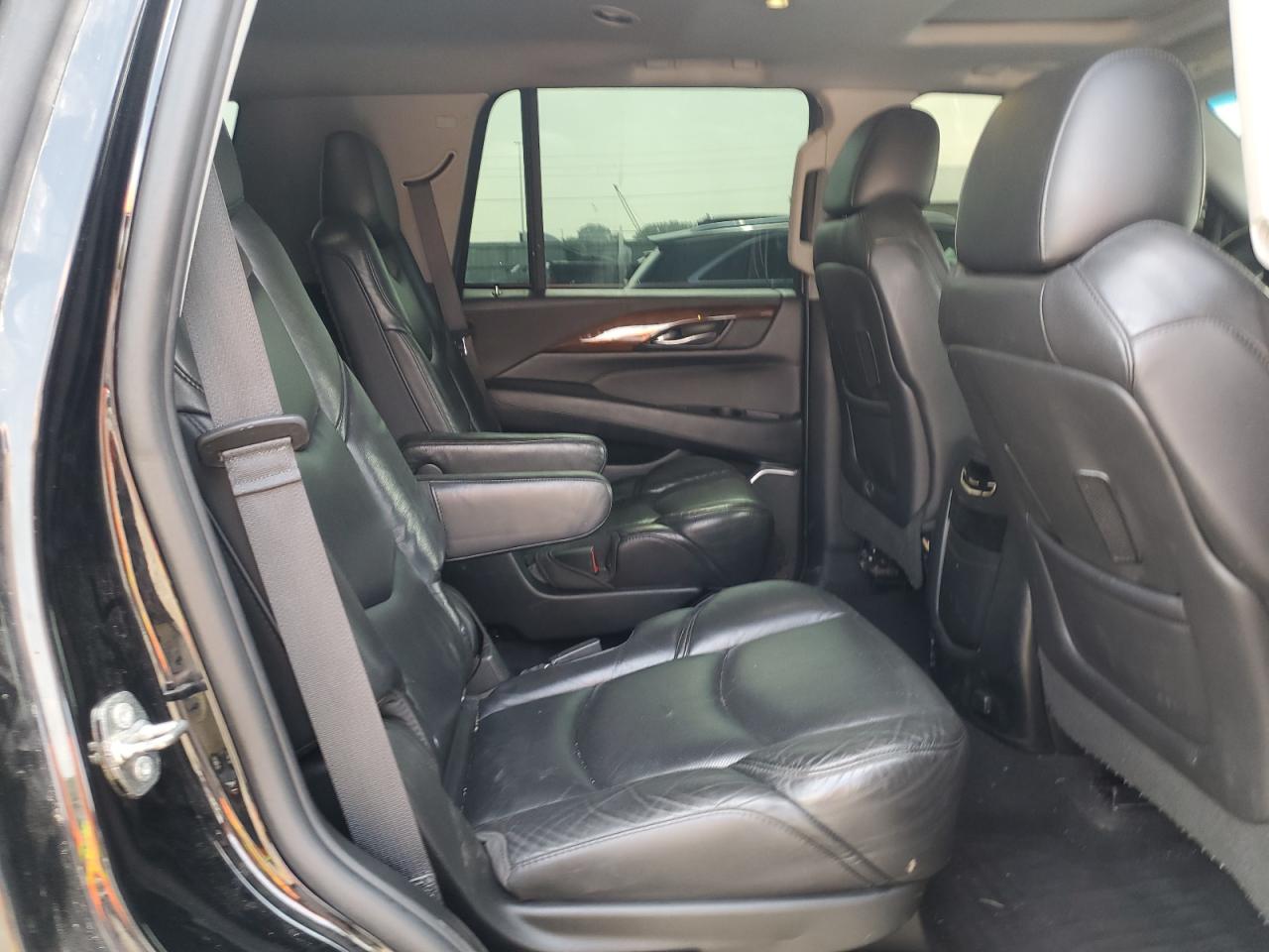 2018 Cadillac Escalade Luxury VIN: 1GYS4BKJ4JR360779 Lot: 71508865