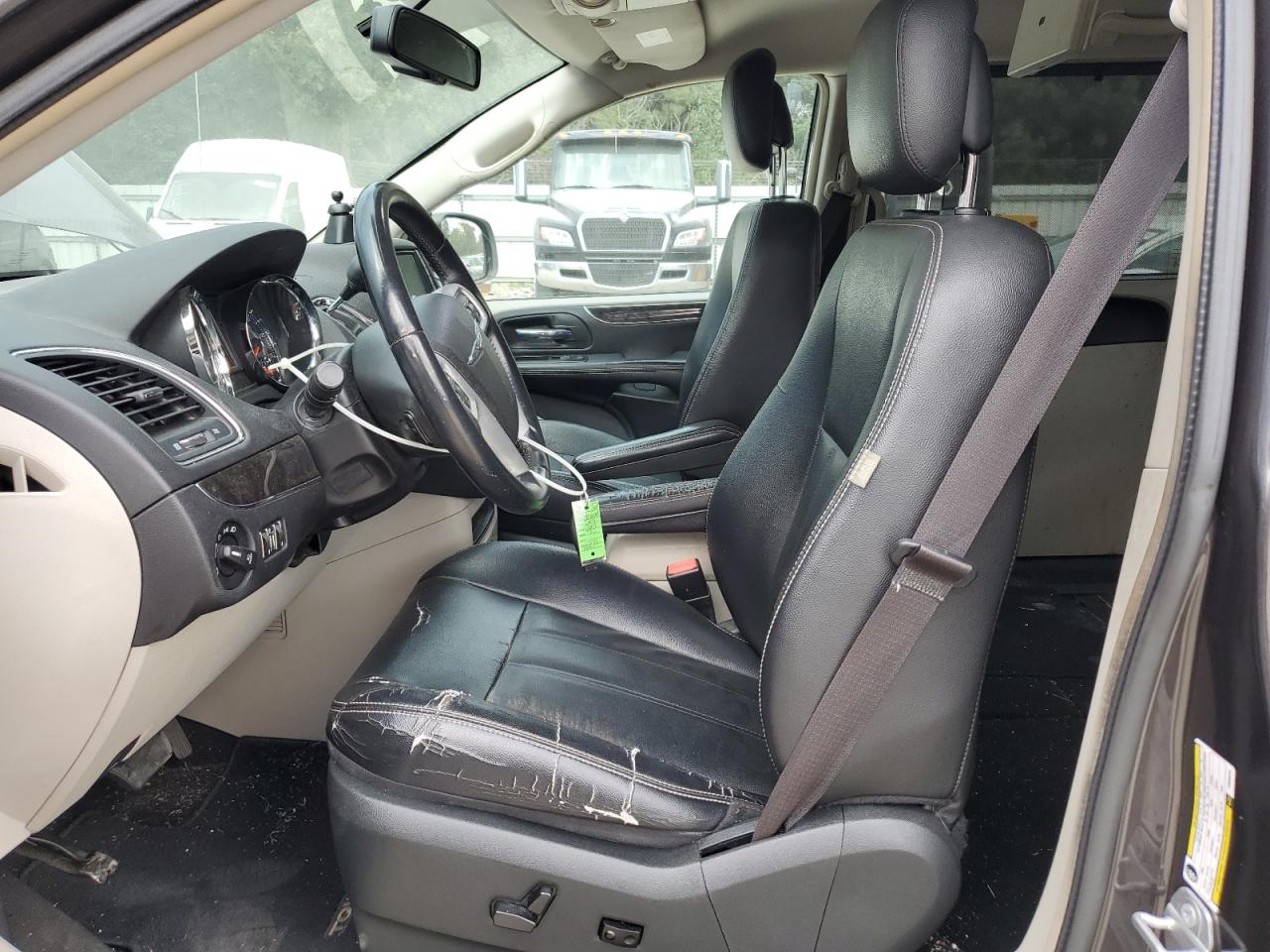 2015 Chrysler Town & Country Touring VIN: 2C4RC1BG9FR589319 Lot: 83930725