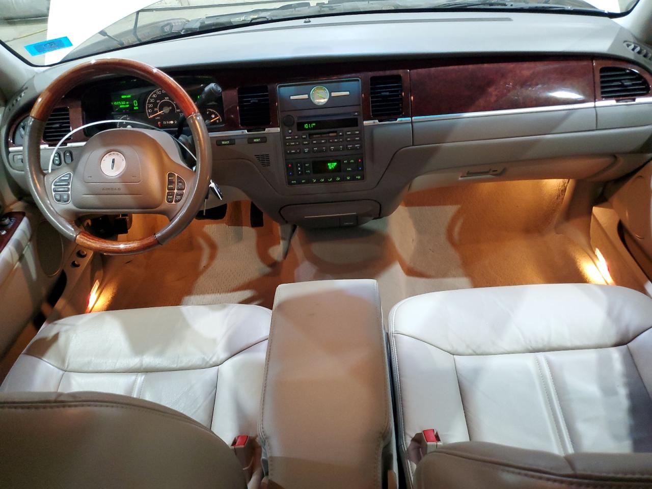 2004 Lincoln Town Car Ultimate VIN: 1LNHM83WX4Y629256 Lot: 80481265