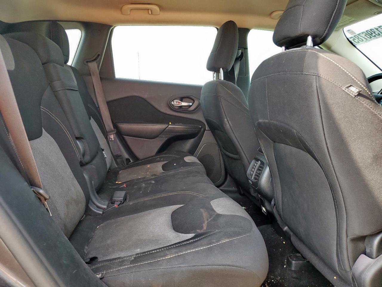 2014 Jeep Cherokee Latitude VIN: 1C4PJLCB6EW170779 Lot: 71396785