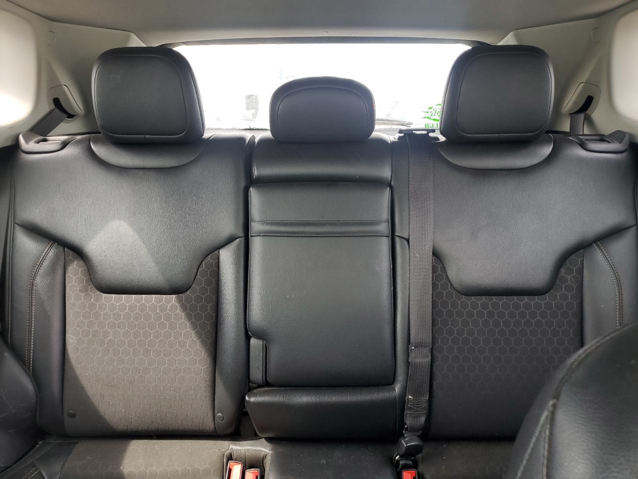 2018 Jeep Compass Latitude VIN: 3C4NJDBB8JT331874 Lot: 81661685