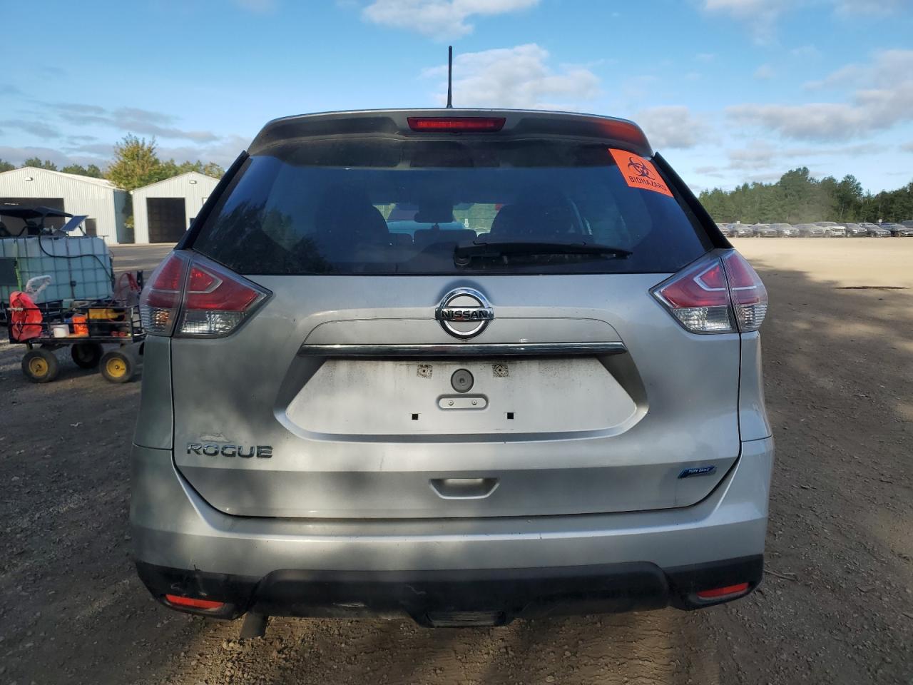 2015 Nissan Rogue S VIN: 5N1AT2MT4FC869862 Lot: 81379675