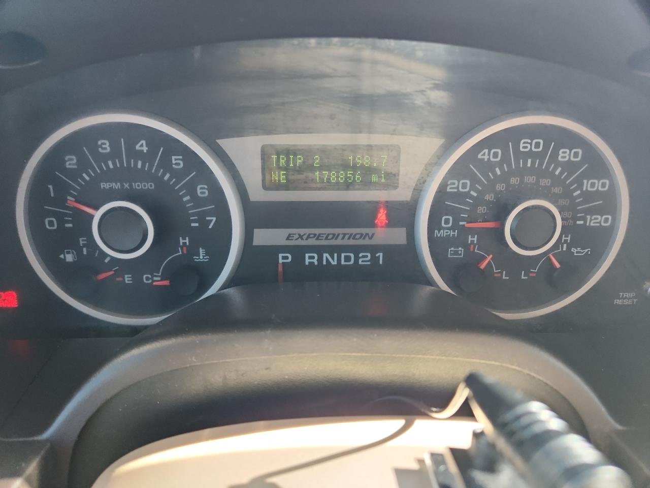 2005 Ford Expedition Eddie Bauer VIN: 1FMFU18525LB13910 Lot: 81249945