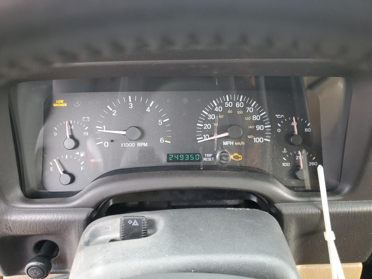 2000 Jeep Cherokee Sport VIN: 1J4FF48S3YL137654 Lot: 83952845