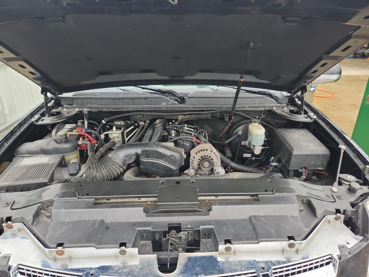 2010 Cadillac Escalade Esv Luxury VIN: 1GYUKHEF0AR157008 Lot: 71020305