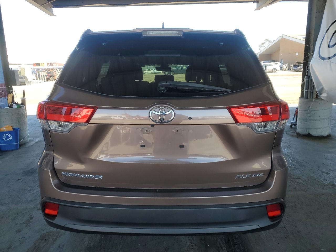 2018 Toyota Highlander Se VIN: 5TDJZRFH1JS827242 Lot: 80893815