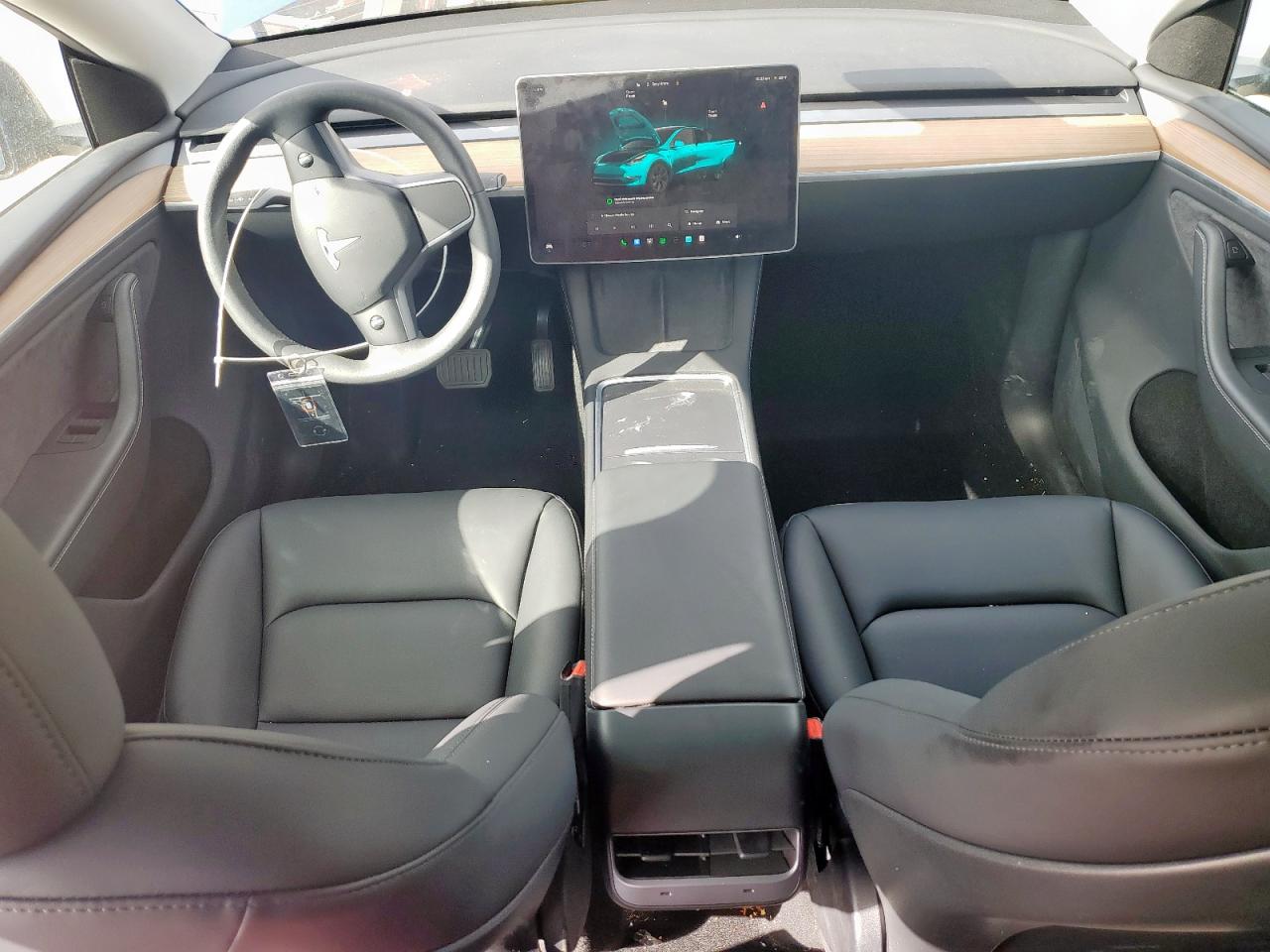 2024 Tesla Model Y VIN: 7SAYGDEE2RA328738 Lot: 81730695