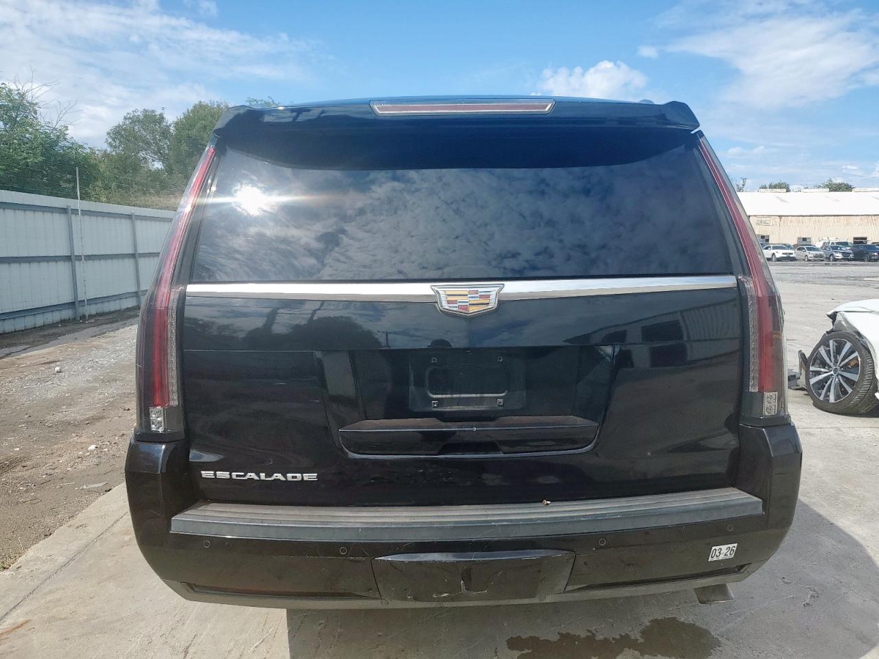 2015 Cadillac Escalade Luxury VIN: 1GYS4MKJ4FR568633 Lot: 83958655