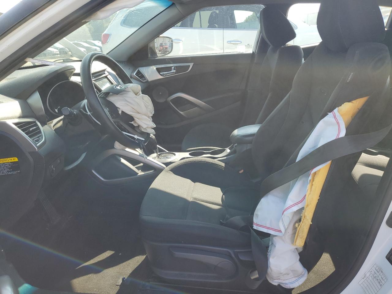 2016 Hyundai Veloster VIN: KMHTC6AD8GU272089 Lot: 71568455