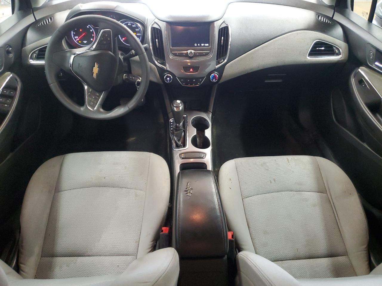 2019 Chevrolet Cruze Lt VIN: 1G1BE5SM7K7110800 Lot: 84283495
