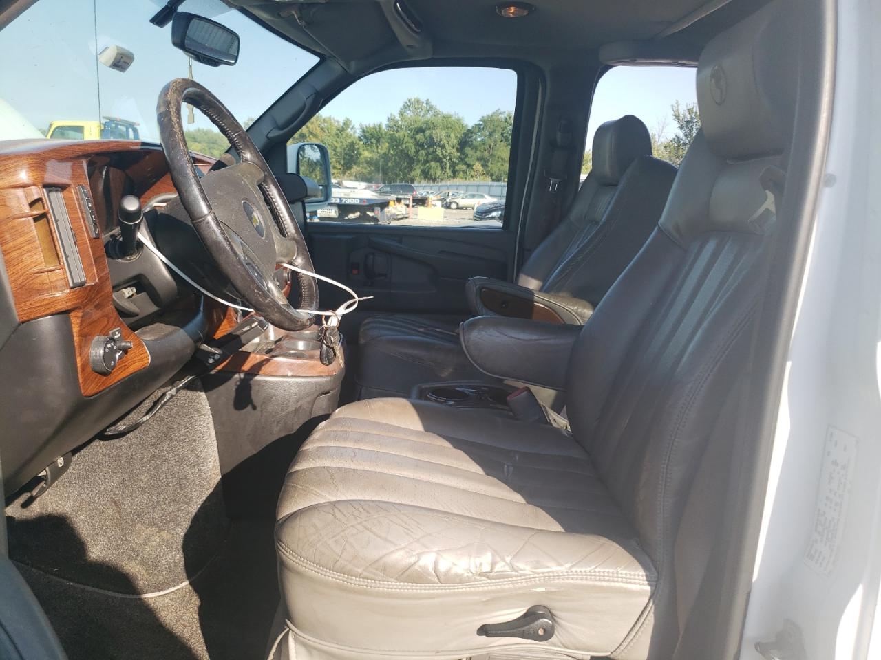2011 Chevrolet Express G3500 Lt VIN: 1GAZG1FG2B1172632 Lot: 81856235