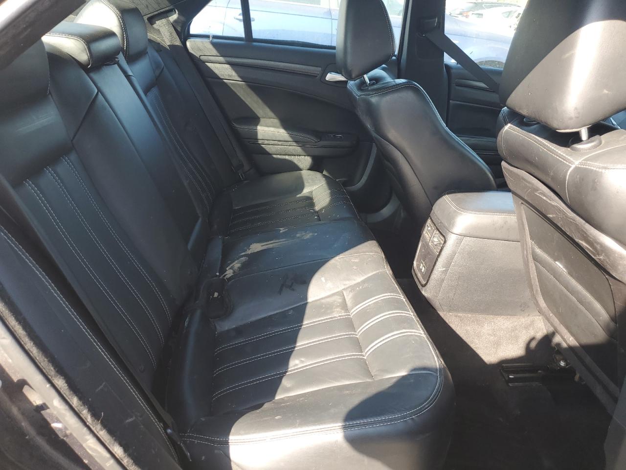 2015 Chrysler 300 S VIN: 2C3CCAGG0FH842455 Lot: 81195015