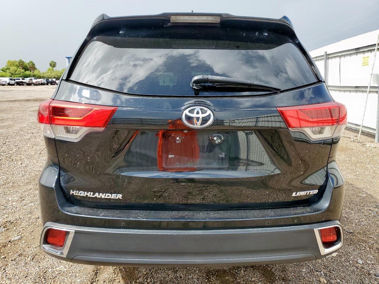 2017 Toyota Highlander Limited VIN: 5TDYZRFH6HS200772 Lot: 81580595