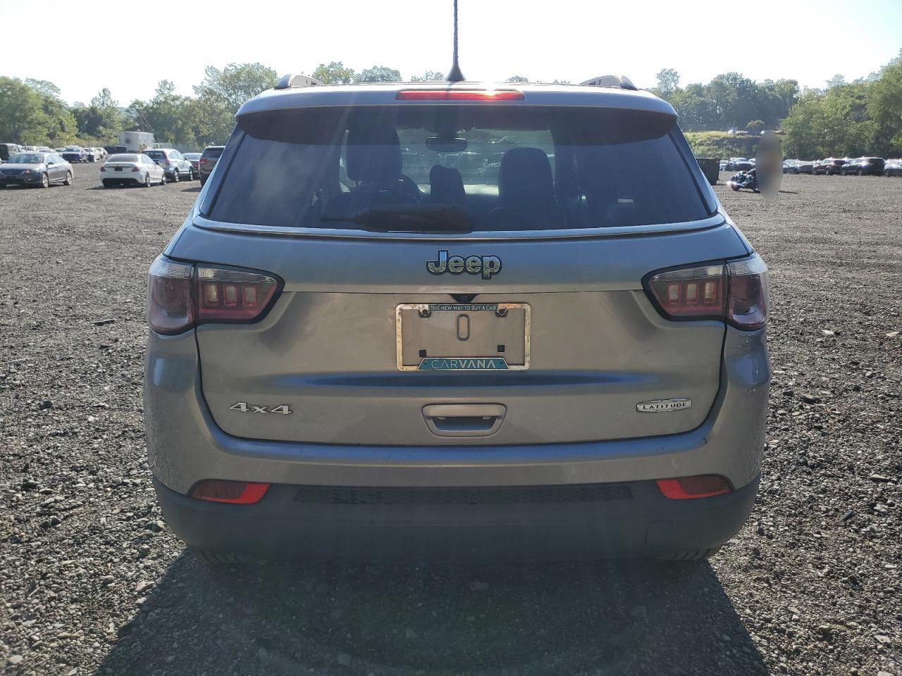 2018 Jeep Compass Latitude VIN: 3C4NJDBBXJT113581 Lot: 70975585
