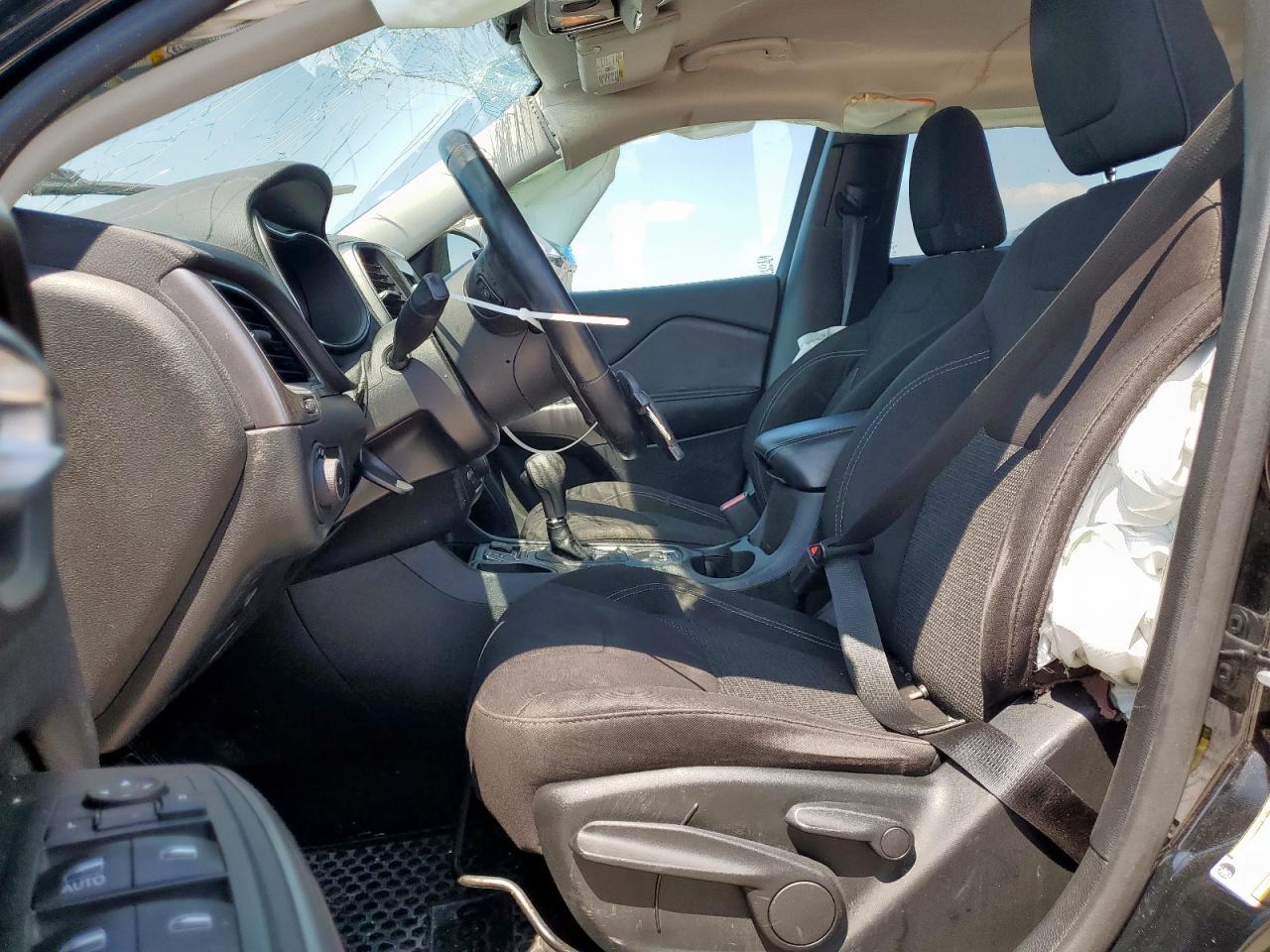 2019 Jeep Cherokee Latitude VIN: 1C4PJLCB3KD339793 Lot: 80649325