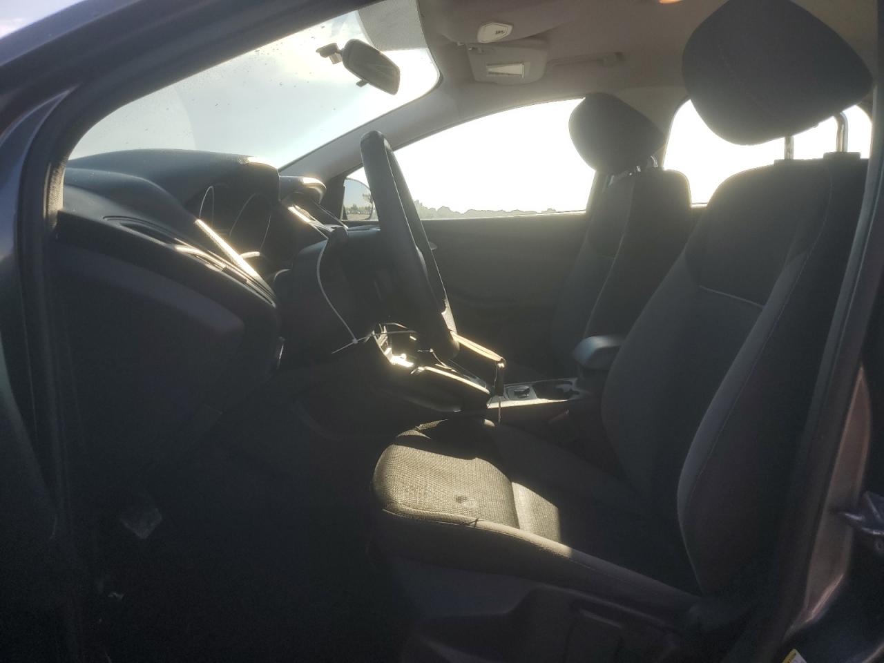 2014 Ford Focus Se VIN: 1FADP3F28EL261833 Lot: 81742525