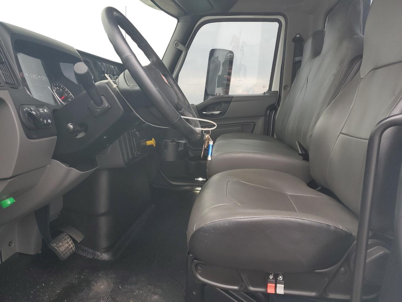 2025 International Mv607 - Flat Bed Truck VIN: 1HTEUMML4SS053462 Lot: 83800415