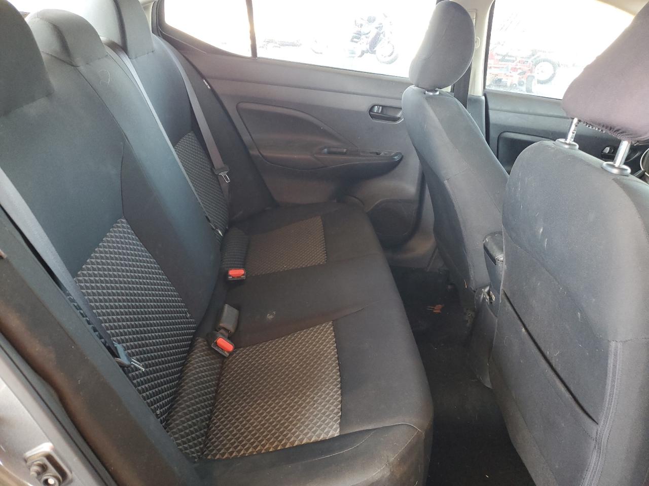 2020 Nissan Versa S VIN: 3N1CN8BV7LL827512 Lot: 81897525