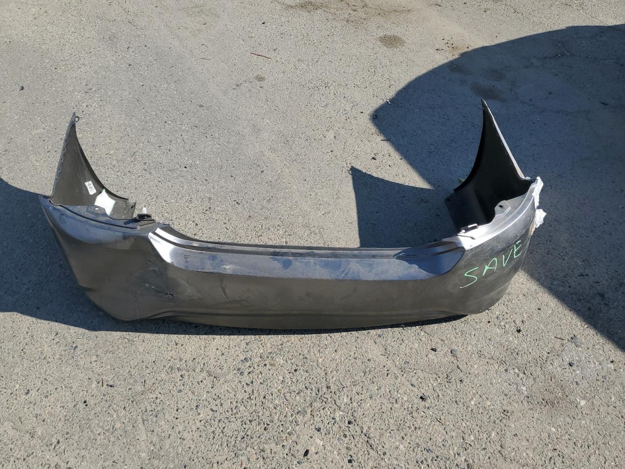 2018 Nissan Versa S VIN: 3N1CN7AP8JL812477 Lot: 81831825