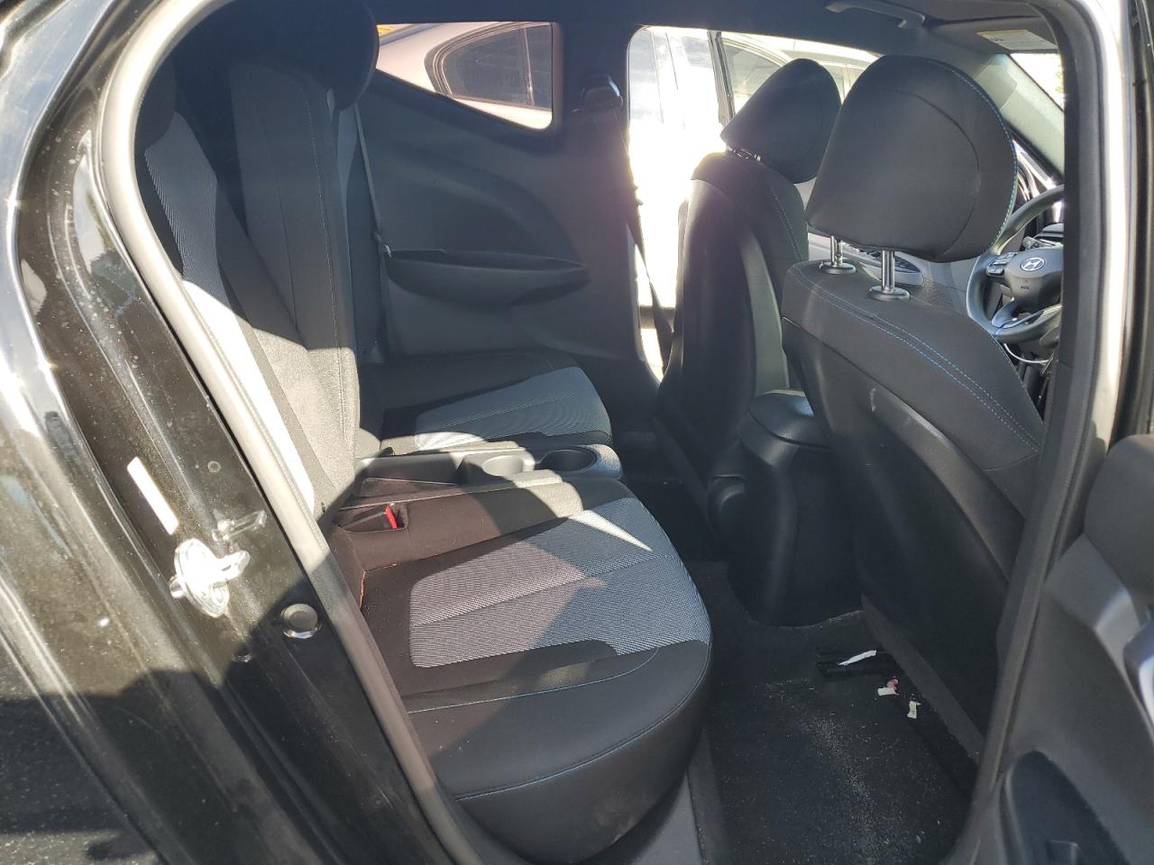 2019 Hyundai Veloster Base VIN: KMHTG6AF5KU013249 Lot: 84458875