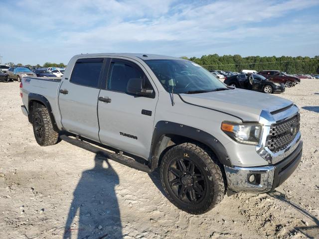  TOYOTA TUNDRA 2018 Серый