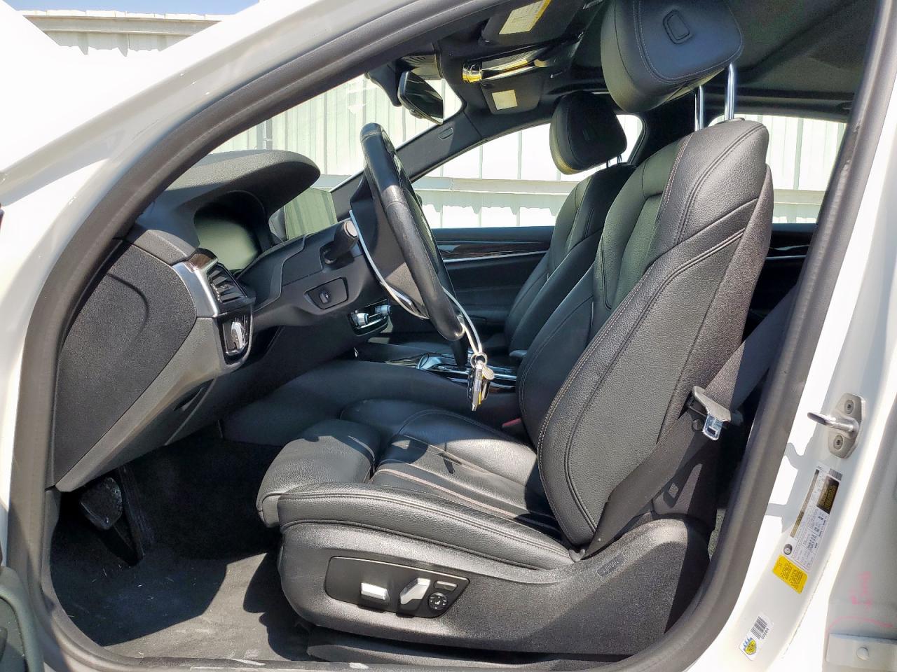 Фото: WBAJS1C04LCD37922