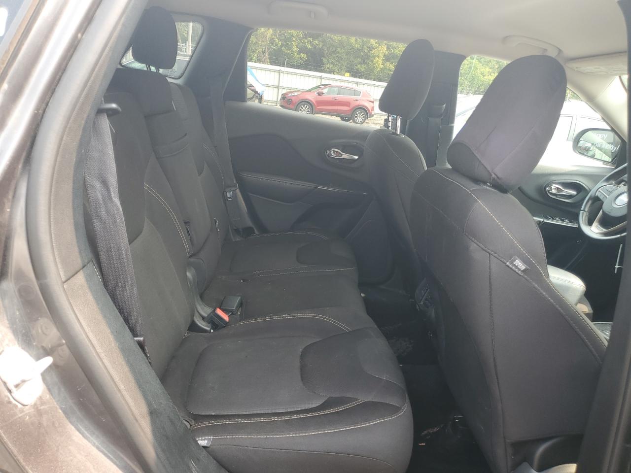 2016 Jeep Cherokee Latitude VIN: 1C4PJMCS5GW375647 Lot: 71114875