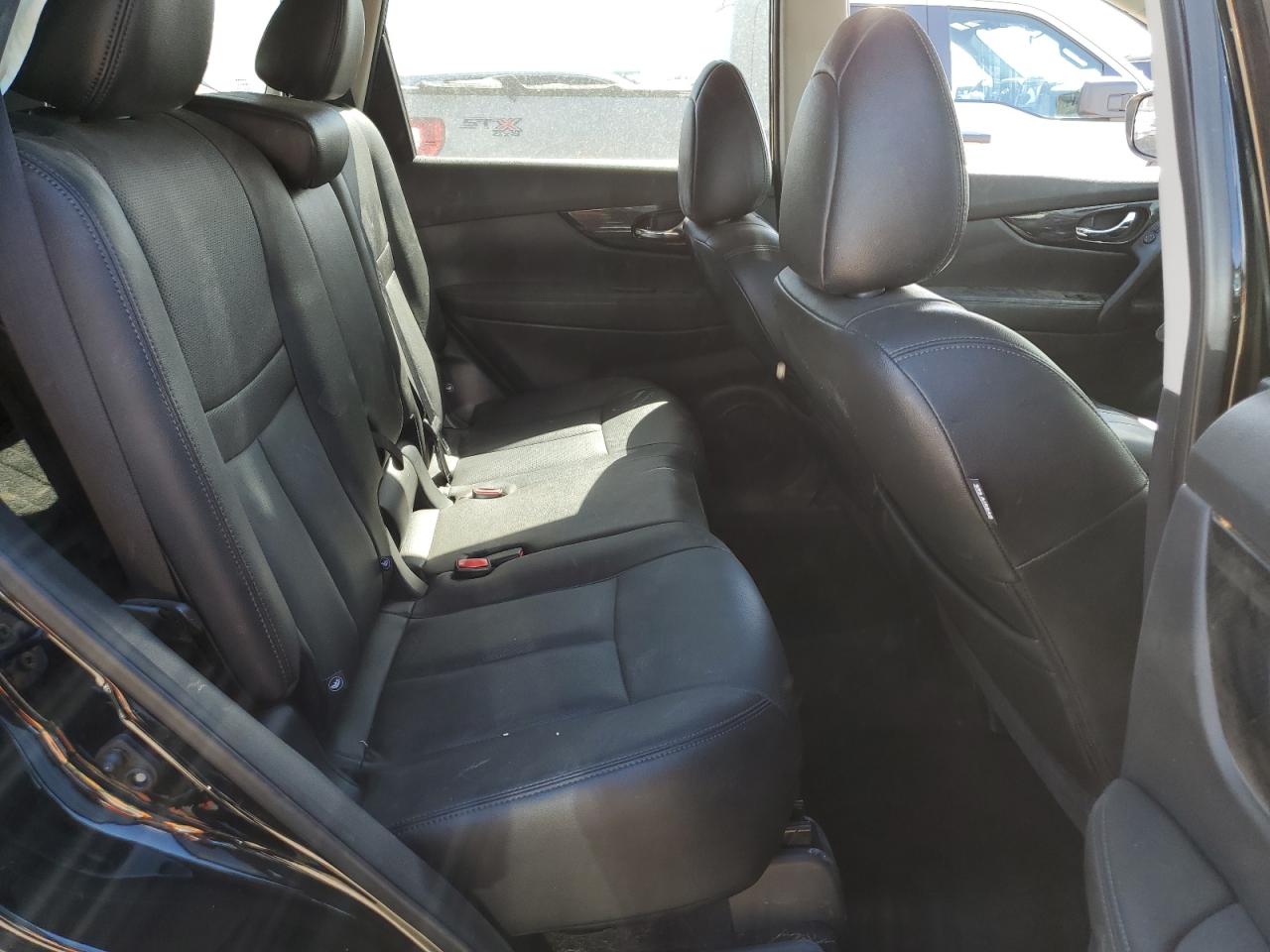 2017 Nissan Rogue Sv VIN: 5N1AT2MV7HC745024 Lot: 80330905