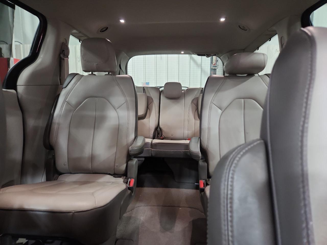 2017 Chrysler Pacifica Touring L VIN: 2C4RC1BG8HR833643 Lot: 84419615