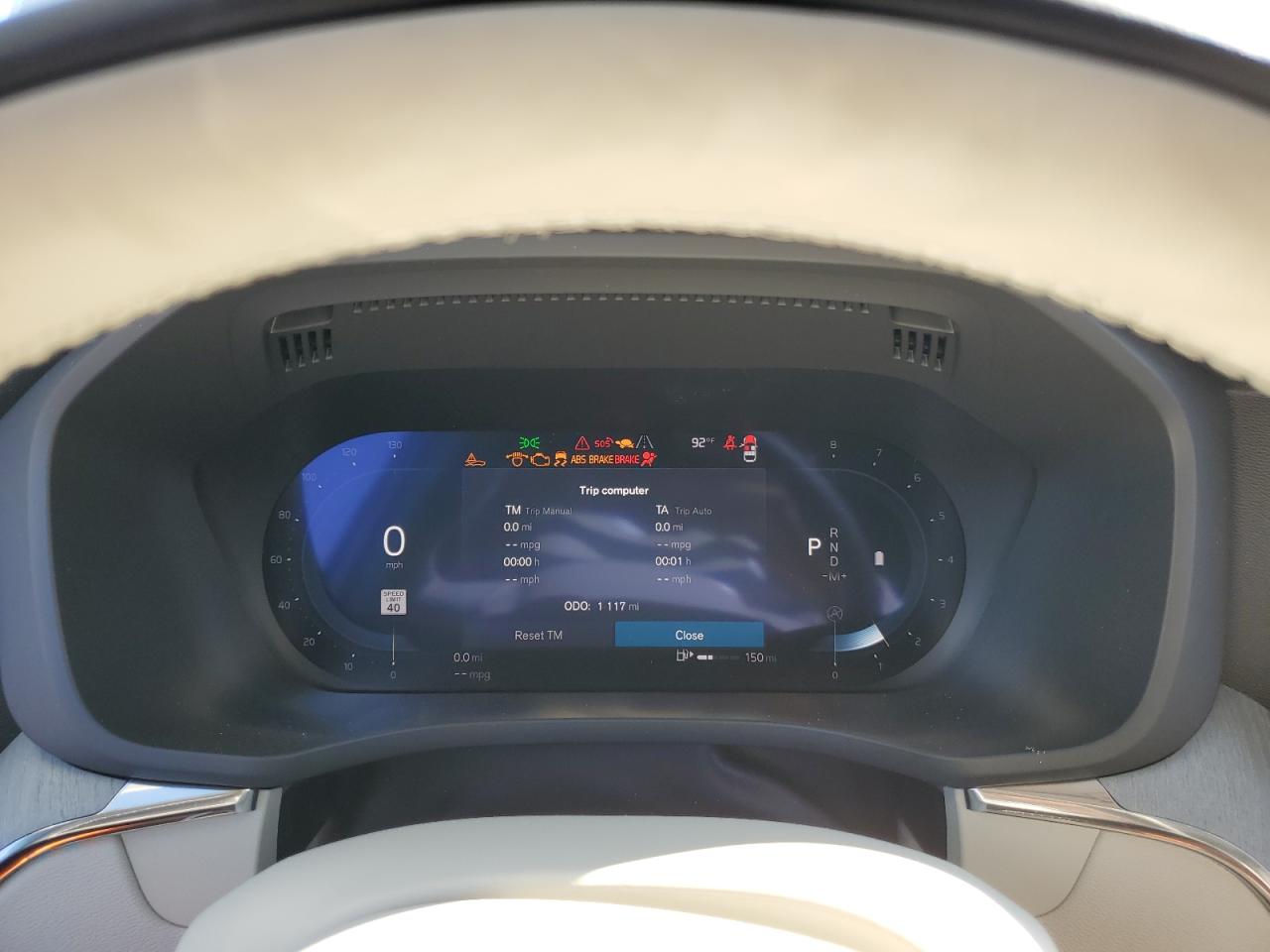 2025 Volvo Xc60 Plus VIN: YV4M12RC2S1219690 Lot: 81719625